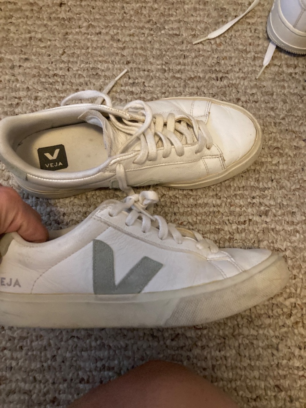 Cute womens 8 Veja genuine leather sneakers - Picture 5 of 6